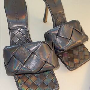 Bottega Veneta unique limited heels.